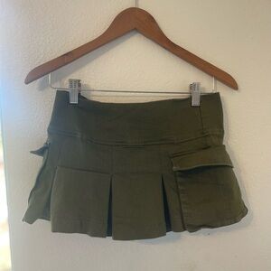Green cargo mini skirt